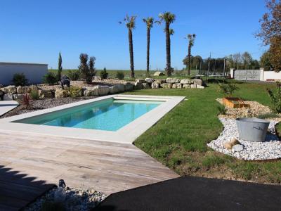 For sale Saintes 9 rooms 312 m2 Charente maritime (17100) photo 0