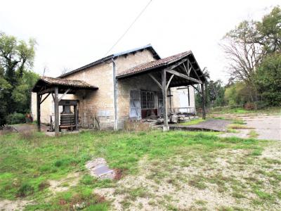 For sale Pons 32767 m2 Charente maritime (17800) photo 0