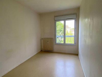 For sale Nevers 3 rooms 68 m2 Nievre (58000) photo 2