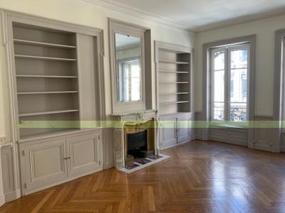 For rent Lyon-1er-arrondissement 3 rooms 90 m2 Rhone (69001) photo 2