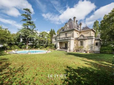 For sale Bordeaux 13 rooms 445 m2 Gironde (33000) photo 0