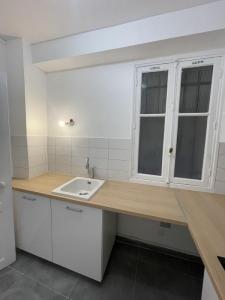 For rent Paris-15eme-arrondissement 2 rooms 50 m2 Paris (75015) photo 4