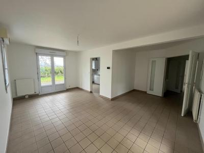 For sale Montreuil-juigne 4 rooms 86 m2 Maine et loire (49460) photo 1