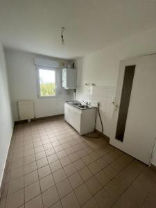 For sale Montreuil-juigne 4 rooms 86 m2 Maine et loire (49460) photo 4