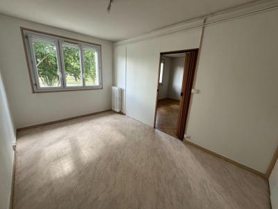 For sale Angers 4 rooms 72 m2 Maine et loire (49000) photo 3