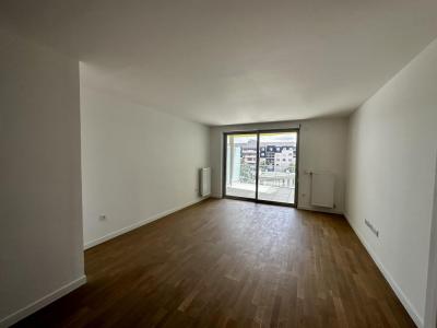 For rent Suresnes 4 rooms 85 m2 Hauts de Seine (92150) photo 2