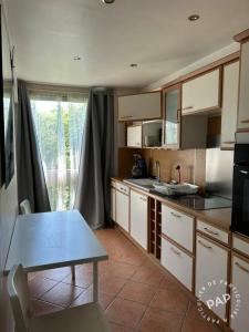 For rent Fontenay-le-fleury 2 rooms 52 m2 Yvelines (78330) photo 2