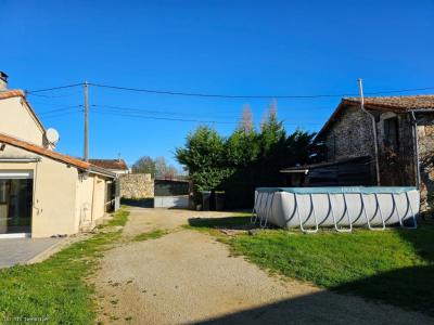 For sale Brettes RUFFEC 5 rooms 132 m2 Charente (16240) photo 2