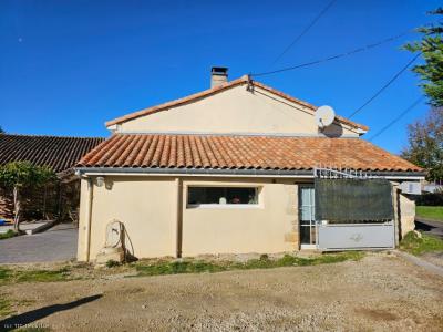 For sale Brettes RUFFEC 5 rooms 132 m2 Charente (16240) photo 3