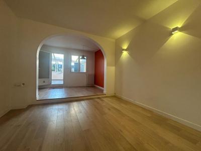 For sale Fontenay-sous-bois 5 rooms 90 m2 Val de Marne (94120) photo 2