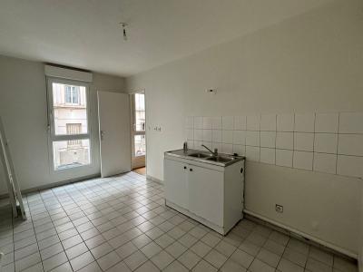 For sale Lyon-3eme-arrondissement 3 rooms 78 m2 Rhone (69003) photo 2