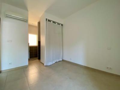 For rent Villeneuve-les-avignon 2 rooms 36 m2 Gard (30400) photo 4