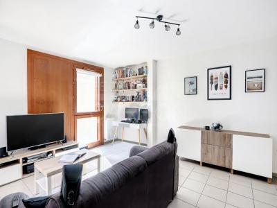 For sale Lyon-8eme-arrondissement 3 rooms 71 m2 Rhone (69008) photo 1