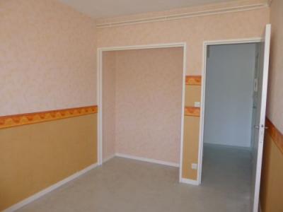 For rent Saint-amand-montrond 3 rooms 63 m2 Cher (18200) photo 4