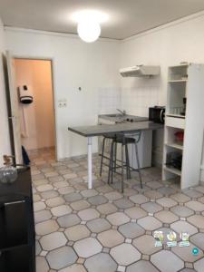 For rent Nimes 1 room 20 m2 Gard (30000) photo 1