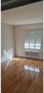 For rent Lyon-3eme-arrondissement 3 rooms 68 m2 Rhone (69003) photo 2