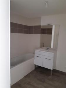 Annonce Location 3 pices Appartement Saint-etienne-du-bois 01