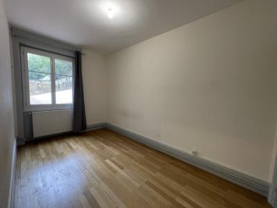 For rent Lyon-4eme-arrondissement 3 rooms 69 m2 Rhone (69004) photo 2