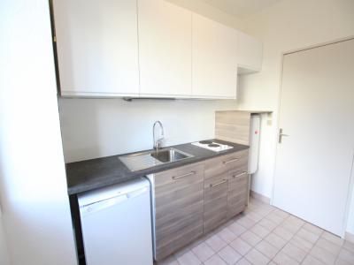 For rent Lyon-8eme-arrondissement 1 room 36 m2 Rhone (69008) photo 3