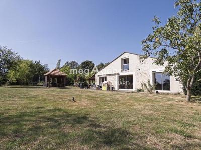 For sale Boissiere-des-landes 7 rooms 230 m2 Vendee (85430) photo 0