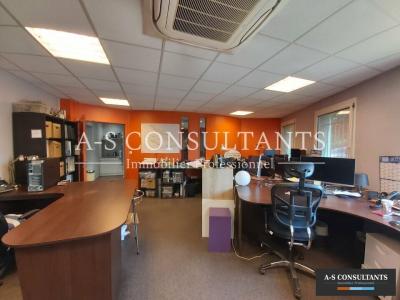 For rent Toussieu 967 m2 Rhone (69780) photo 2