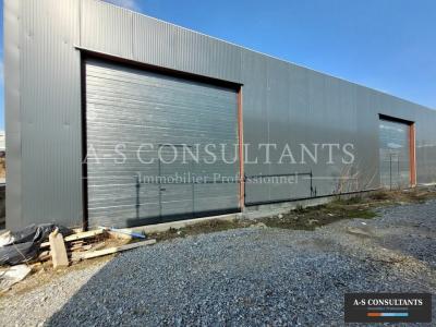 Louer Commerce 210 m2 Grigny