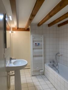 For rent Lyon-1er-arrondissement 2 rooms 54 m2 Rhone (69001) photo 4