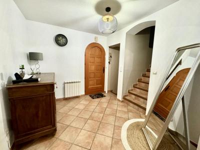 For sale Istres 5 rooms 136 m2 Bouches du Rhone (13800) photo 2