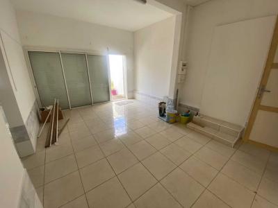 For rent Saint-pierre 94 m2 Reunion (97410) photo 2