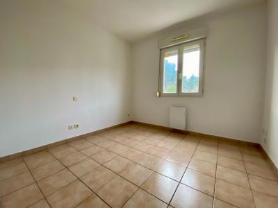 For rent Villeneuve-les-avignon 3 rooms 51 m2 Gard (30400) photo 3