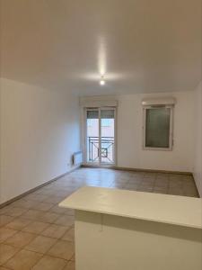 Louer Appartement Dammarie-les-lys 886 euros