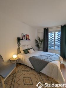 Louer Appartement Paris-15eme-arrondissement 1070 euros