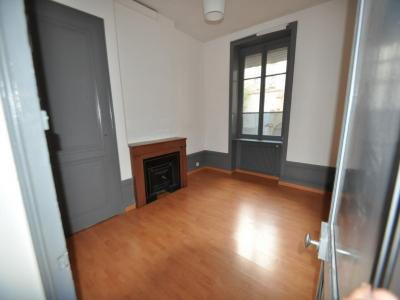 For rent Lyon-3eme-arrondissement 2 rooms 54 m2 Rhone (69003) photo 2