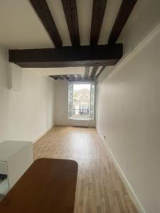 Louer Appartement Paris-1er-arrondissement 765 euros