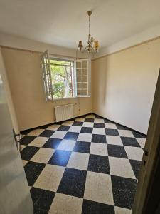 For sale Marignane 6 rooms 129 m2 Bouches du Rhone (13700) photo 4