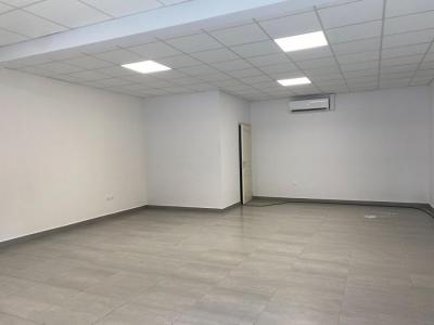 Louer Local commercial 58 m2 Saint-louis