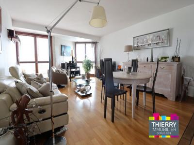 For sale Rennes 4 rooms 92 m2 Ille et vilaine (35000) photo 2