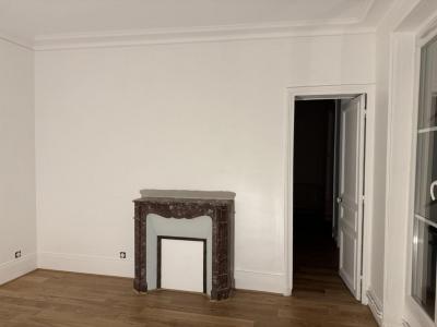 Louer Appartement Paris-3eme-arrondissement 2749 euros