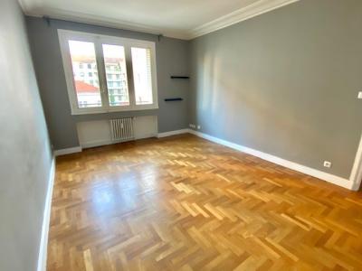 For rent Lyon-6eme-arrondissement 2 rooms 55 m2 Rhone (69006) photo 2