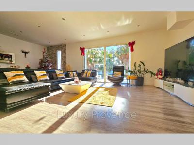 For sale Pennes-mirabeau 5 rooms 164 m2 Bouches du Rhone (13170) photo 2