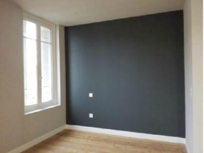 Louer Appartement Saintes 611 euros