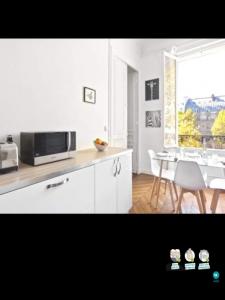 For rent Paris-5eme-arrondissement 3 rooms 96 m2 Paris (75005) photo 4