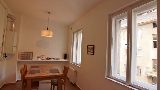 For rent Paris-16eme-arrondissement 3 rooms 65 m2 Paris (75016) photo 2