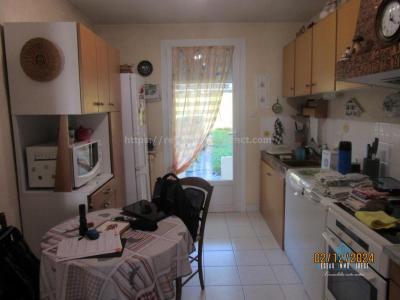 For sale Roche-sur-yon 3 rooms 70 m2 Vendee (85000) photo 2