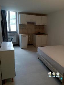 For rent Menigoute 1 room 19 m2 Deux sevres (79340) photo 0