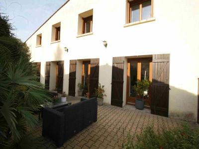 For sale Castelnau-de-medoc 1105 m2 Gironde (33480) photo 0