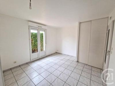 Louer Appartement Fleurines 695 euros