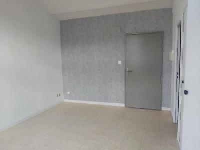 For rent Beaucaire 1 room 28 m2 Gard (30300) photo 0