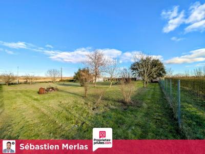 For sale Montils 850 m2 Charente maritime (17800) photo 1