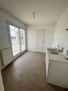 For sale Angers 4 rooms 93 m2 Maine et loire (49100) photo 3